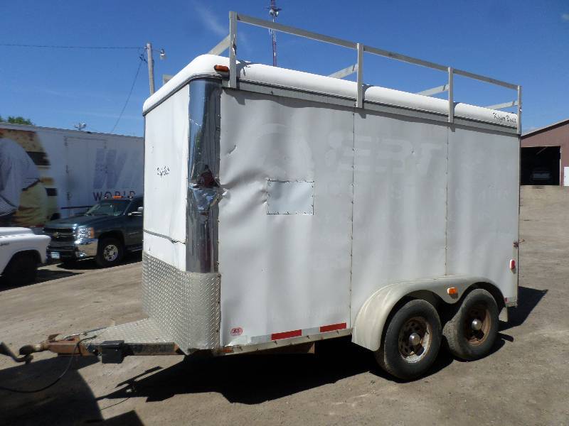 lot 2 image: 2001 Kiefer-Built Tandem Axle Enclo...