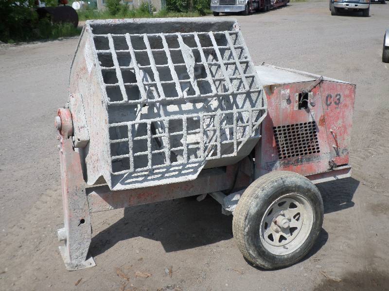 lot 3 image: Crown Commercial Towable Gas-Powere...