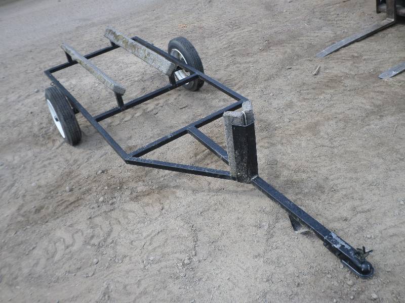 lot 19 image: 10ft Lawn Tractor Trailer, 2 Ball ...