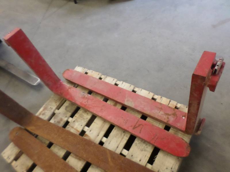 lot 22 image: 5x48 Heavy Duty Steel Forks, 21 ...