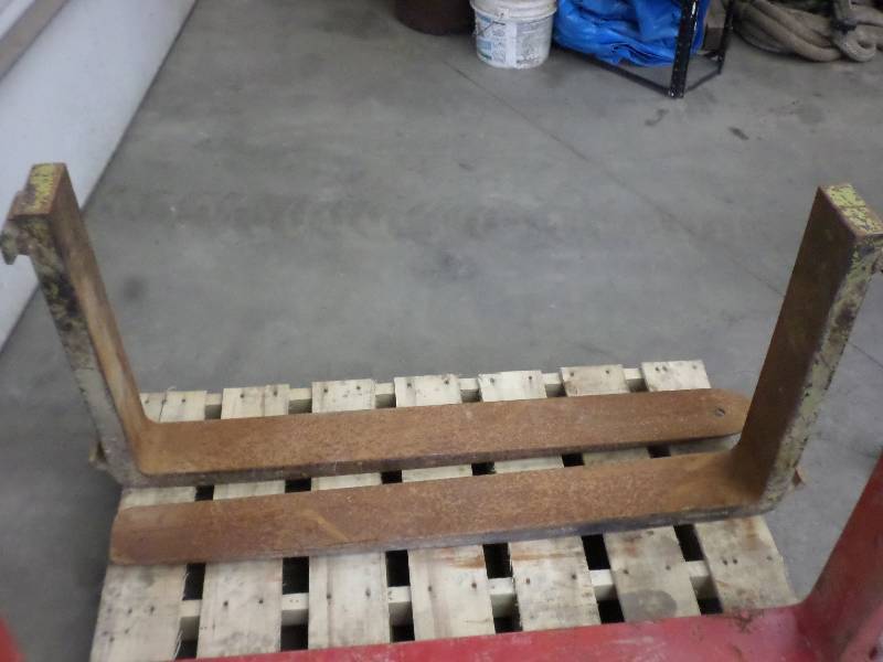 lot 23 image: 5x48 Heavy Duty Steel Forks, 21 ...