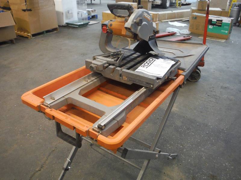 Rigid Tile Saw, Barely looks used, but does not power up.