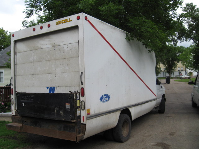 Ford E-450 Cube Van With Lift