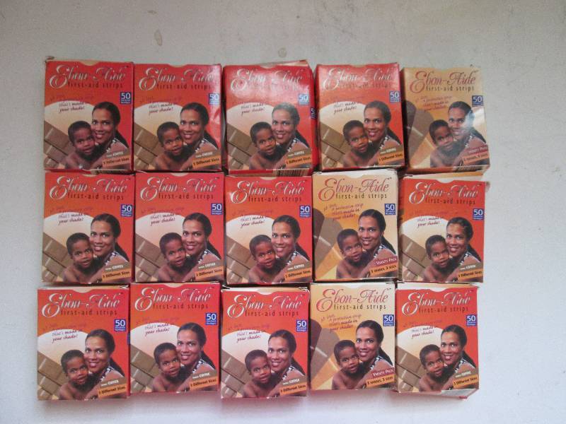 lot 3 image: 15 Ebon aide first aid strips diffe...