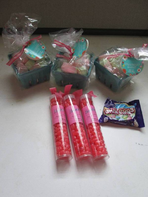 lot 44 image: jelly beans straw berry marshmellow...