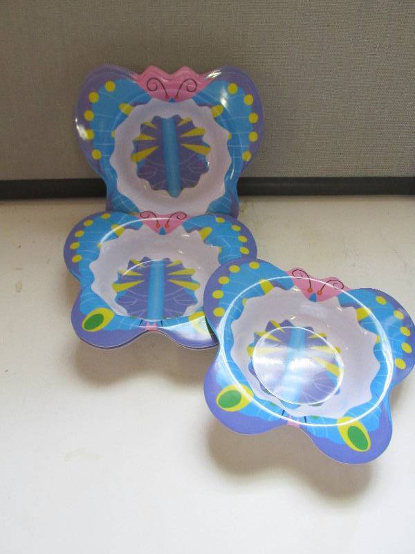 lot 54 image: 8 butterfly shaped bowls ...