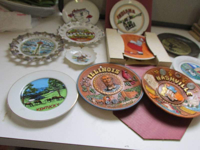 lot 81 image: lot of vintage plates ...