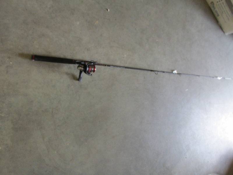 lot 89 image: shakespeare ugly stick gX2 fighing ...