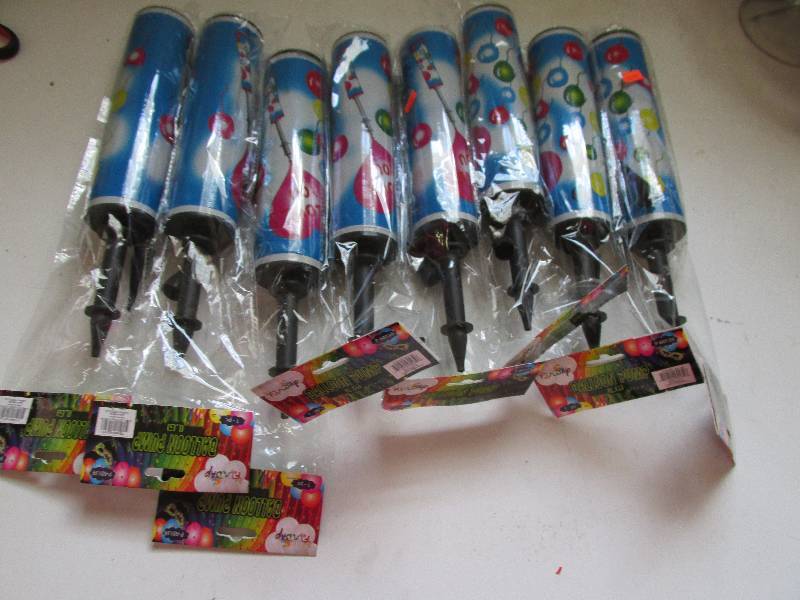 lot 101 image: lot of 8 baloon pumps new in packag...