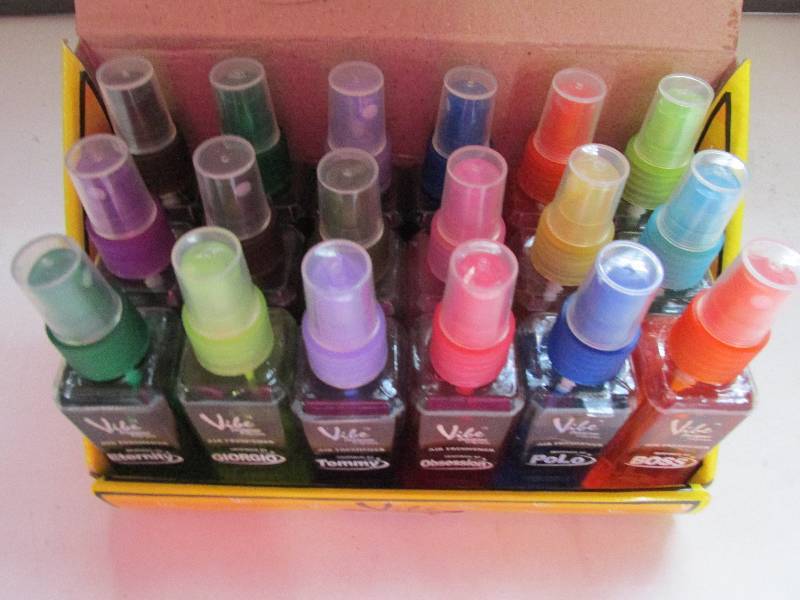lot 104 image: 18 pack vile air freshheners desigh...