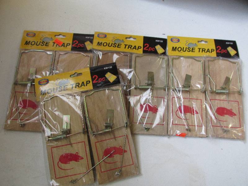 lot 128 image: 4 2pc mouse traps...