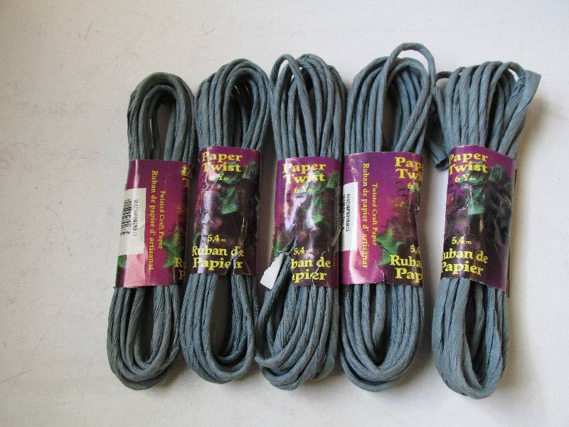 lot 129 image: 5 paper twists 6yds 5,4meters ruban...