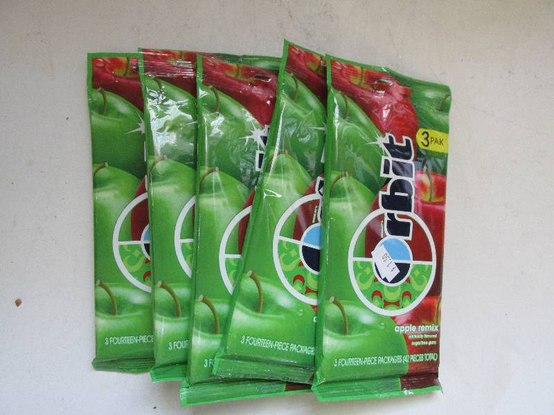 lot 162 image: 5 3packs of orbit apple gum...