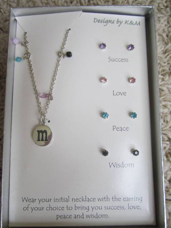 lot 178 image: Kmart designs by K and M m neckla...