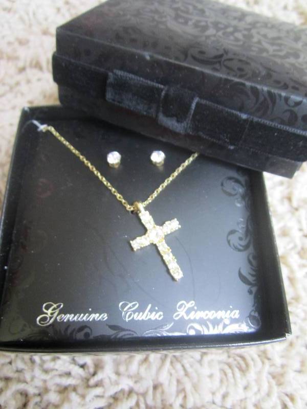 lot 192 image: Kmart genuine cubic lirconia cross ...