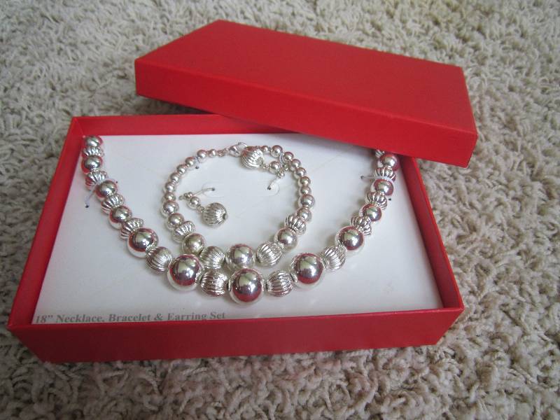 lot 203 image: Kmart 18 necklace, bracelet and e...