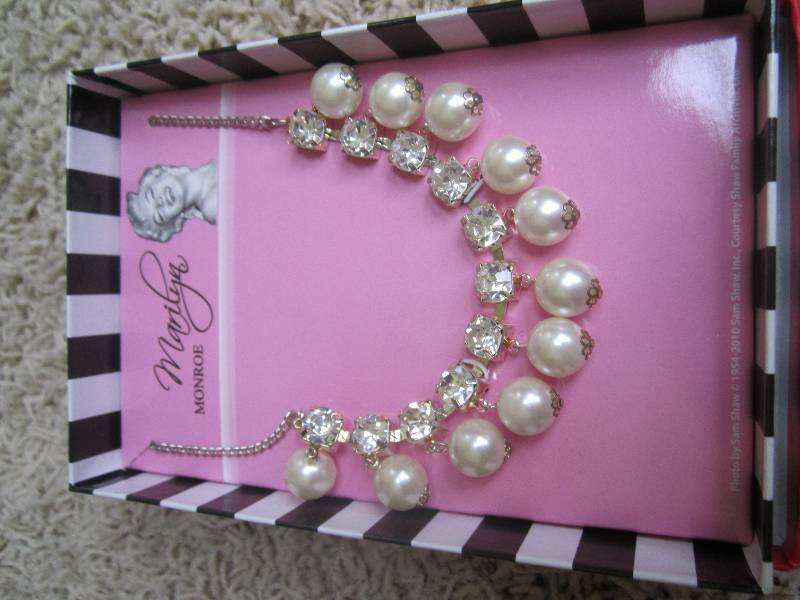 lot 207 image: Kmart Marilyn Monroe necklace ...
