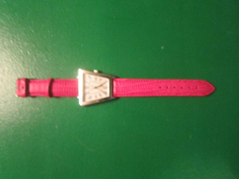 lot 251 image: nice new pink watch...