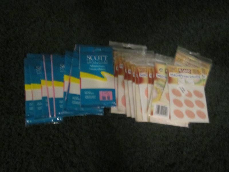 lot 264 image: lot of foot care adhesive foam and ...