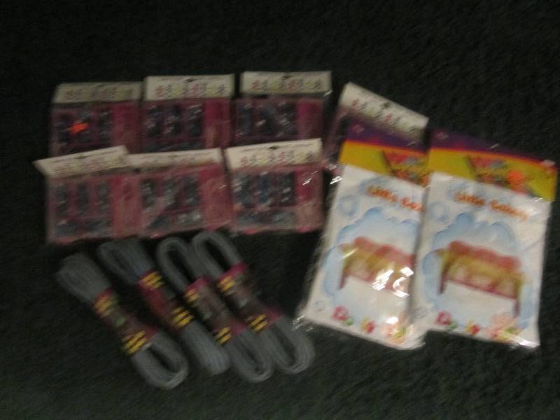 lot 273 image: lot of crafting supplies and bead k...