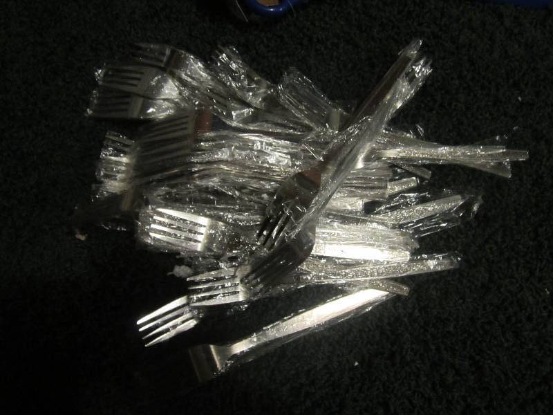 lot 282 image: lot of forks ...