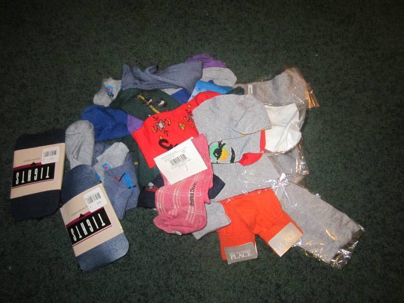 lot 290 image: lot of various socks...