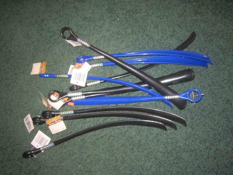 lot 298 image: lot of 11 shoe horns...