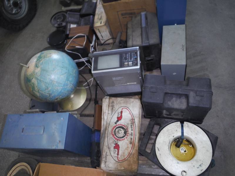 Pallet of Misc. Items, Preveiw or see pictures for content and condition, Ingnore # in Picture