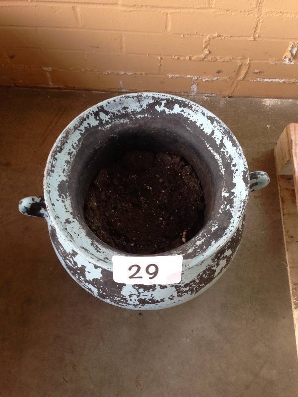 Flower pot.