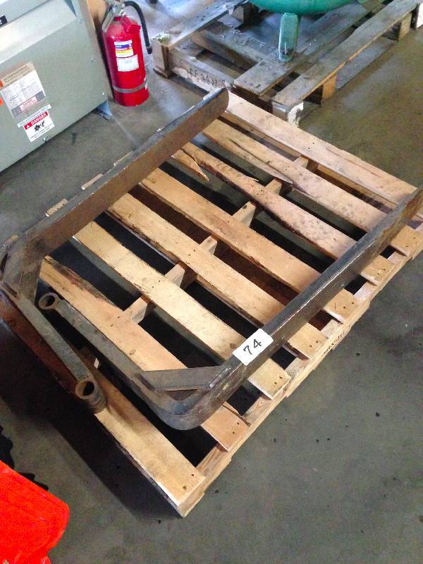 Tubular mounted forklift forks