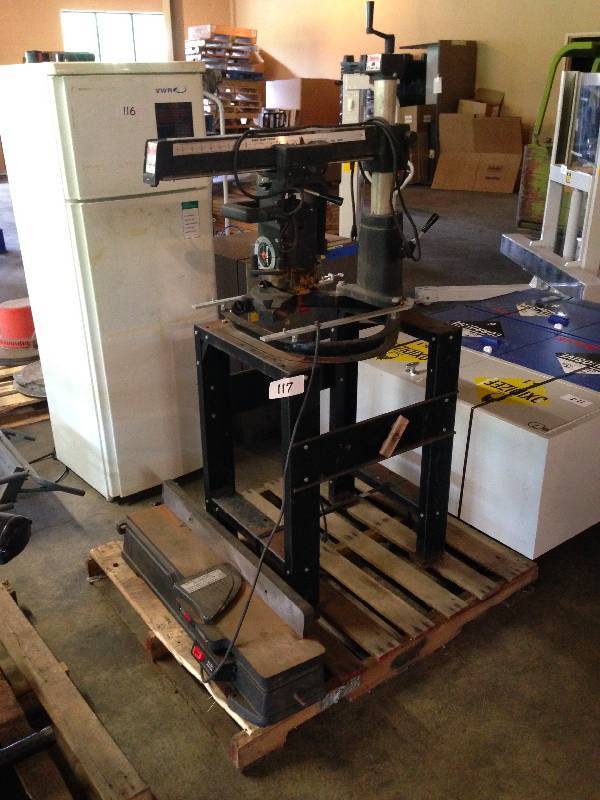 Tilting  pivoting radial arm saw and jointer