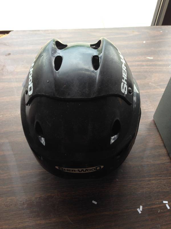 Hockey helmet
