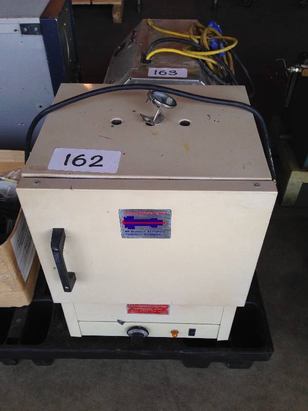 Small laboratory oven