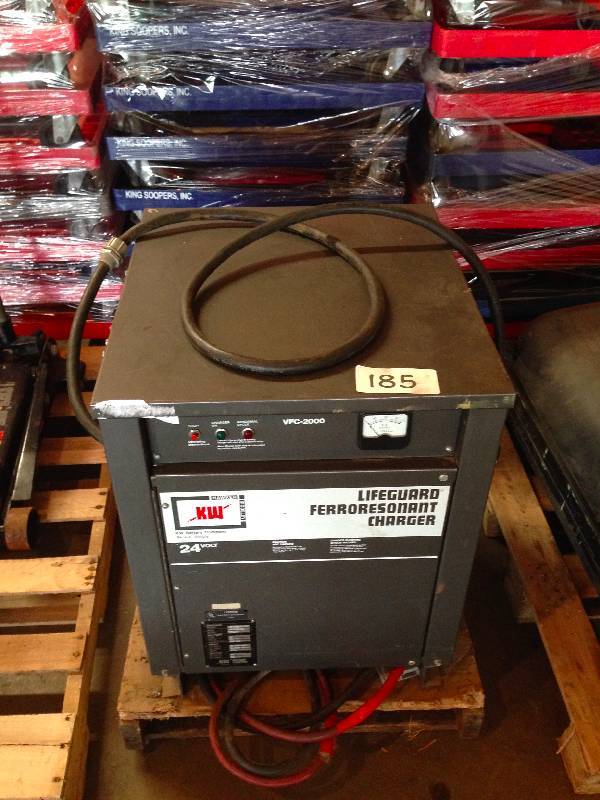 Forklift battery charger