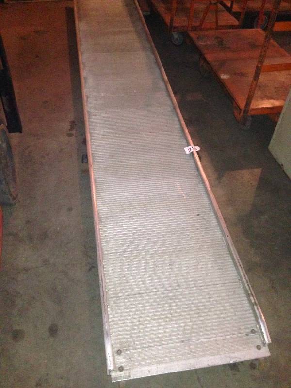 Aluminum loading ramp