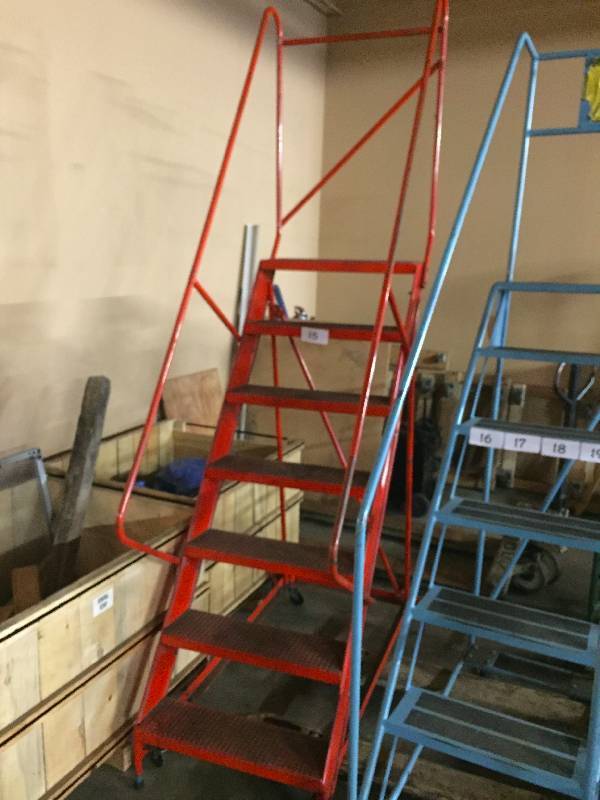 Rolling warehouse ladder