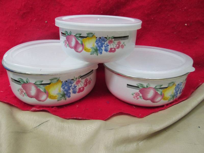 6 Piece Porcelain on steel bowls...