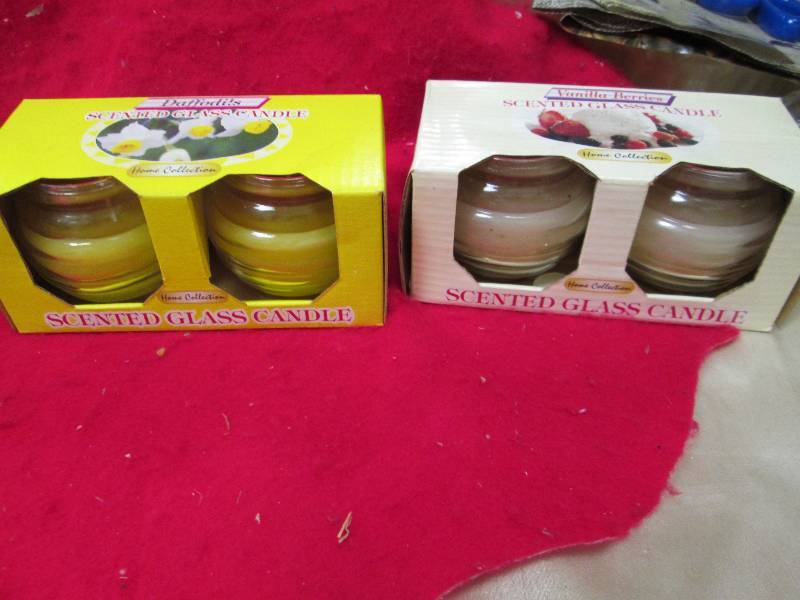 Qty 2- Vanilla berries and Daffodil...
