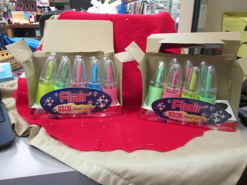 Qty 17 Flair Neon Metal gel Pens...