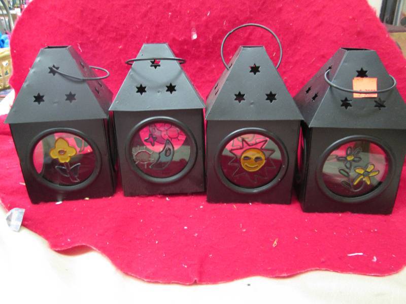 Qty 4 different design on the candl...