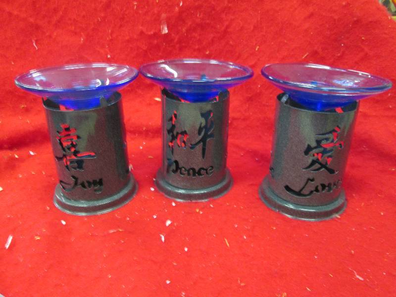 Qty 3 candle warmer with the saying...