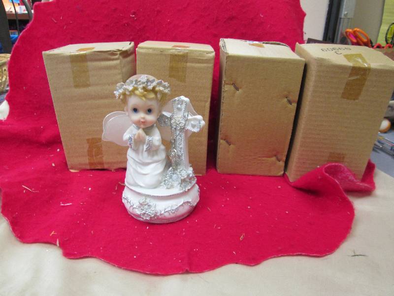Qty 5 Angels praying with a cross c...