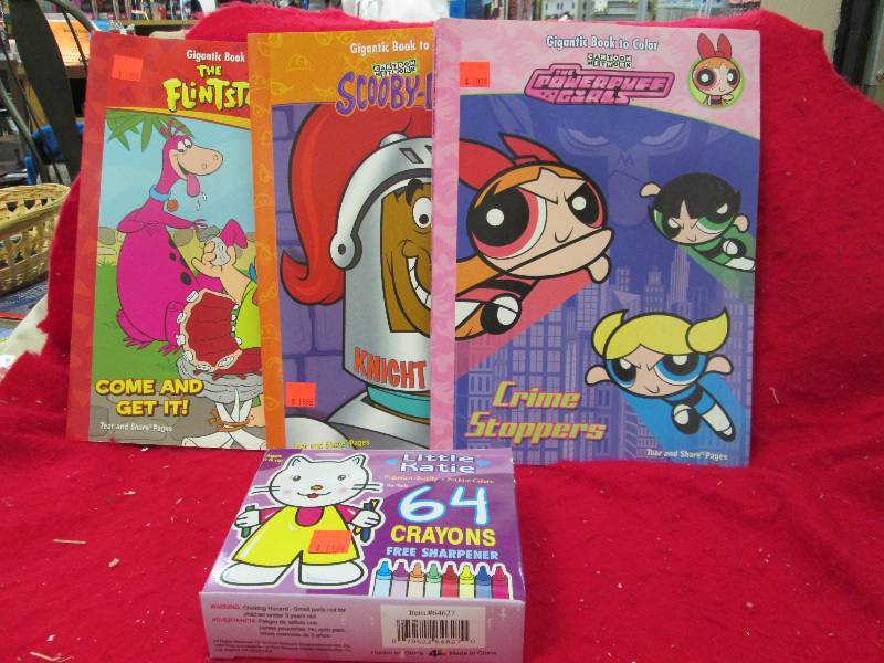 Qty 3 Gigantic book to color Scooby...
