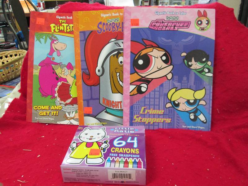 Qty 3 Gigantic book to color Scooby...