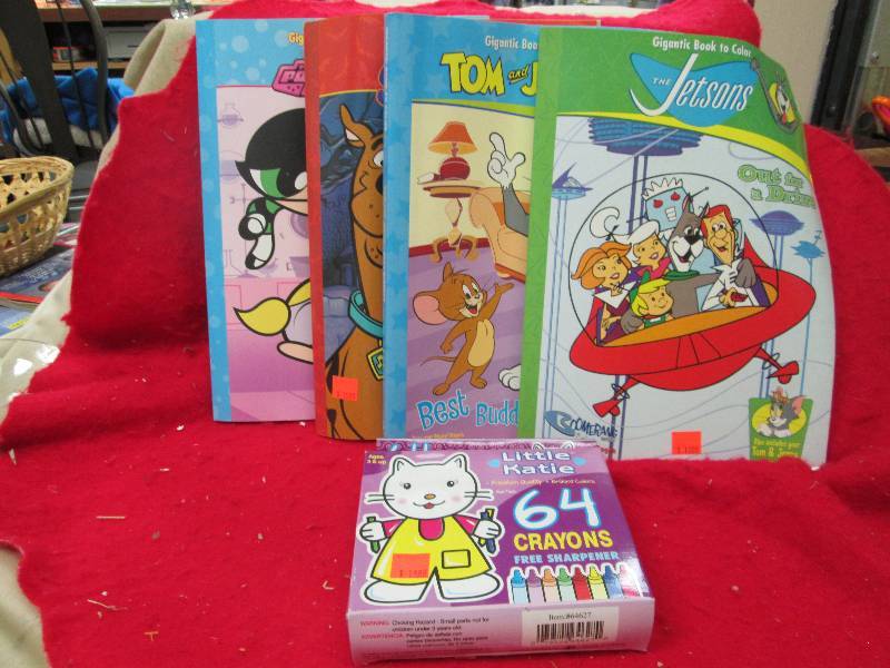 Qty 4 Gigantic book to color Scooby...