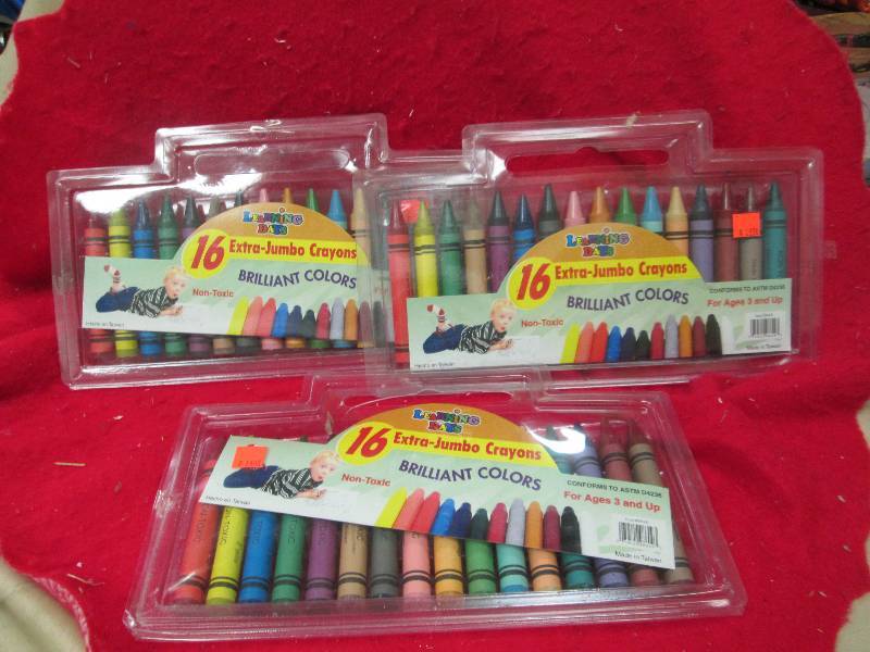 Qty 3 -16 extra-Jumbo crayons...