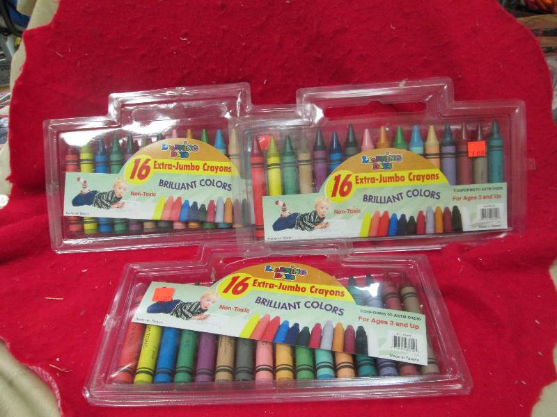 Qty 3 -16 extra-Jumbo crayons...