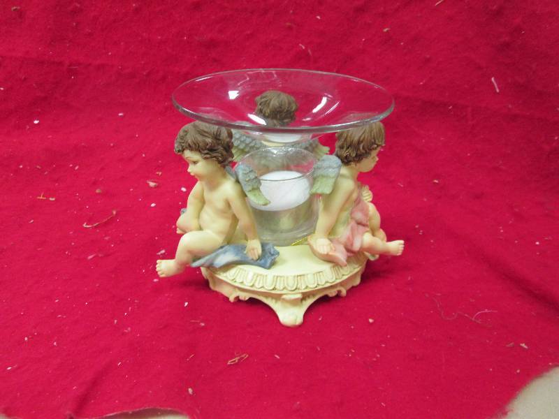 Three angle holding glass to warm u...