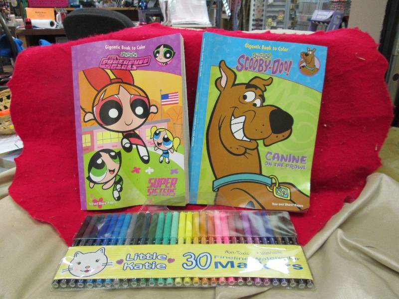 Gigantic Book to Color  Scooby-Doo,...