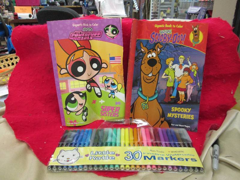 Gigantic Book to Color  Scooby-Doo,...